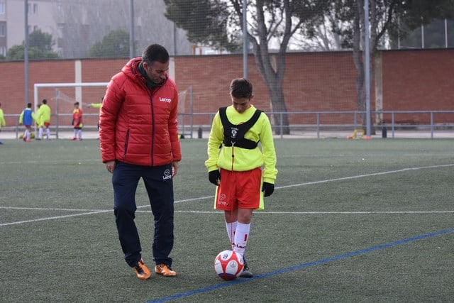 alumno_lecop_utilizando_chalecos_con_balon alumno_lecop_utilizando_chalecos_con_balon