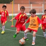 alumnos_campus_futbol_lecop_jugando