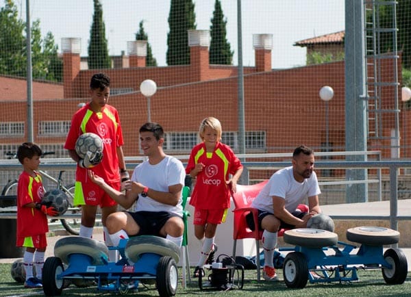 monitores_campus_futbol_lecop_lanzabalones