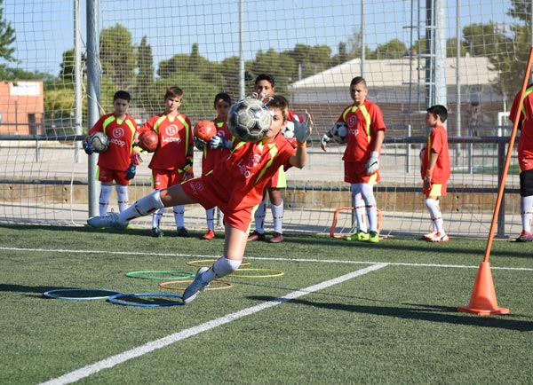 alumno_futbol_lecop_parando_salto