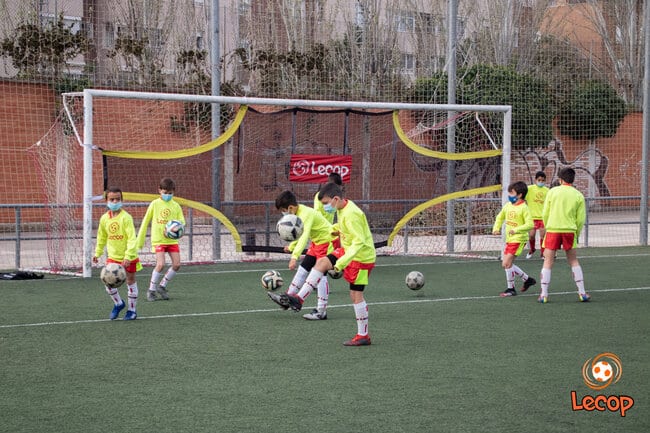 galeria-de-fotos-video-campus-de-futbol-semana-santa-2021-en-zaragoza