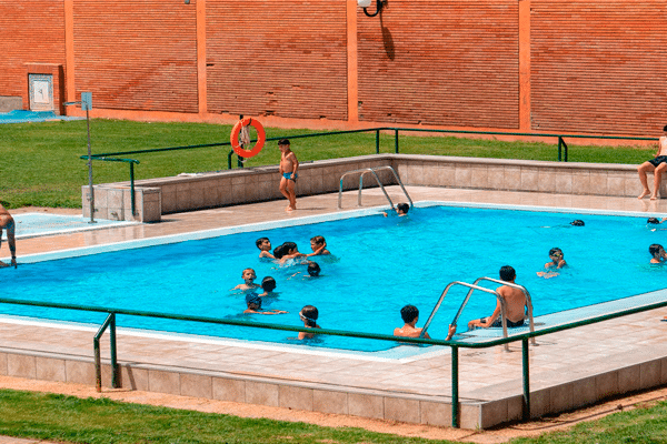 piscina_futbol_lecop_mediana