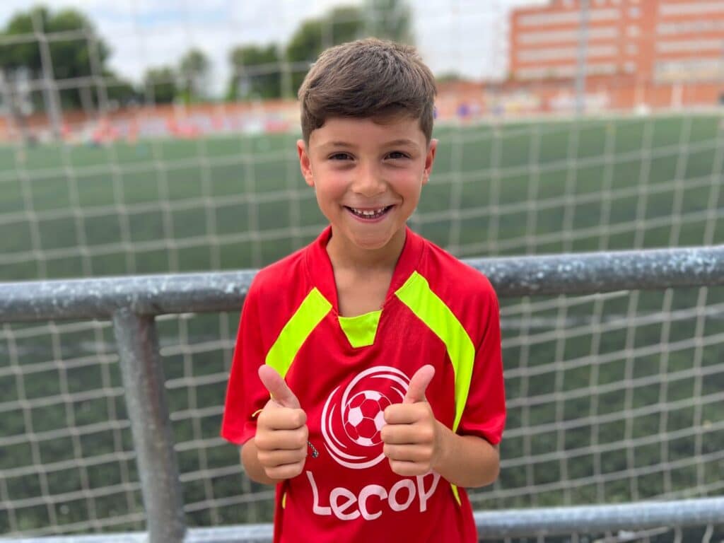 Es muy importante que aprendan pero también que se diviertan en nuestras actividades de fútbol para niños que organizamos