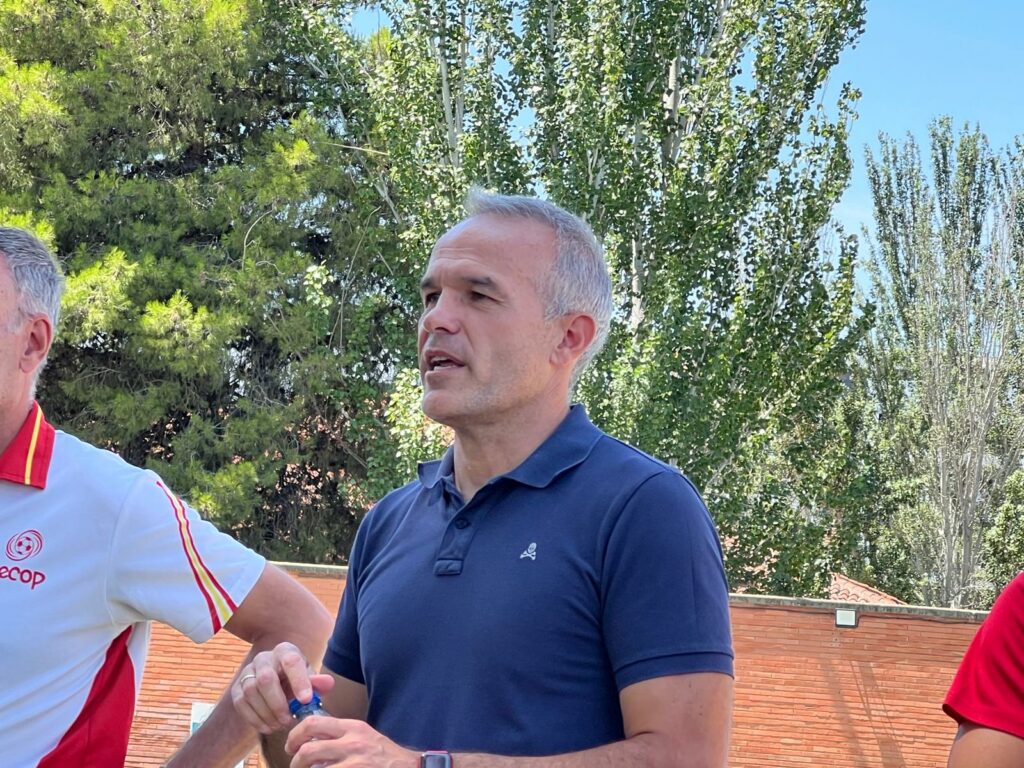 Javi Suarez resolviendo dudas en su charla a nuestros alumnos