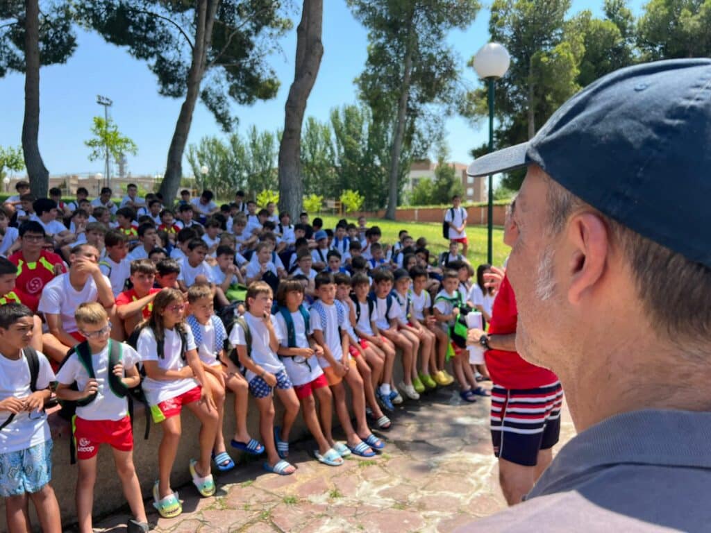 Javier Garcés resolviendo dudas en su charla a nuestros alumnos