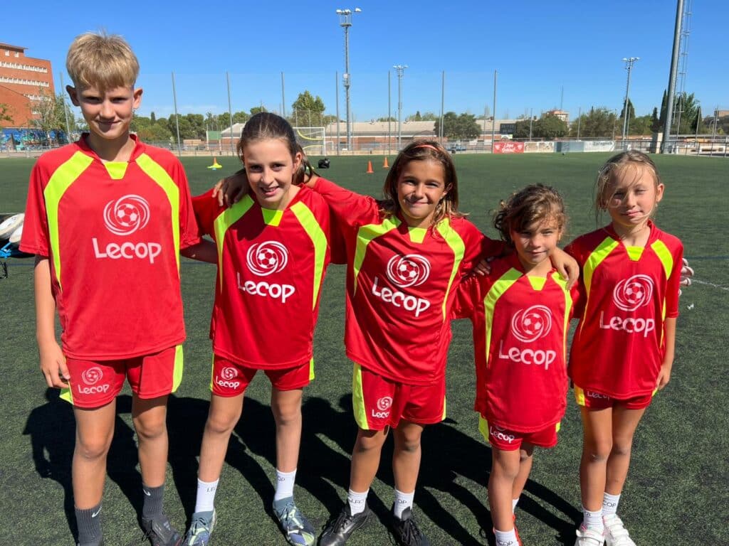 Foto de nuestras chicas de la Semana 7 de nuestro Campus Lecop Verano 2025