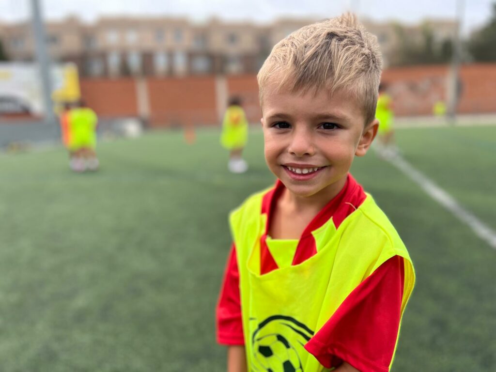 Curso de fútbol en Zaragoza que enseña valores y disciplina