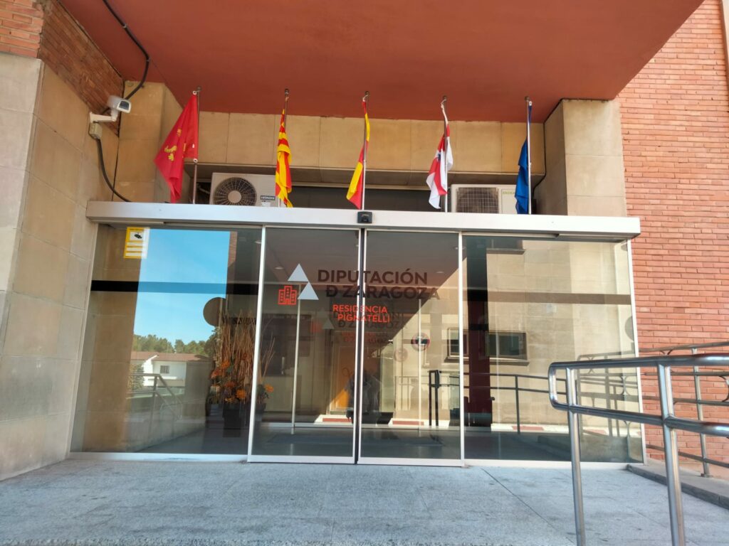 Puerta principal Residencia Estudiantes Pignatelli